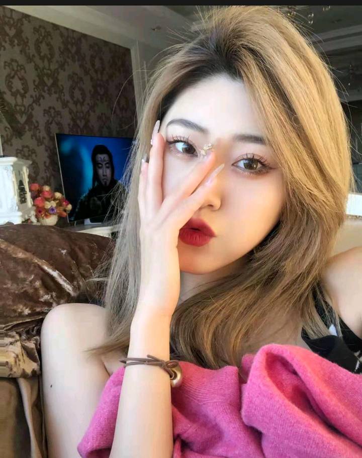 鲍鱼b，粉奶头，紧致，水多好身材